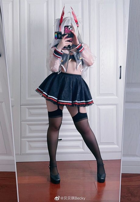 黒髪の熟女オンリーファンズ ポルノグラフィック 画像