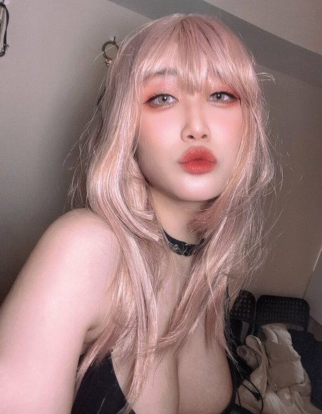 SuperBitchBecky ホット女優 写真