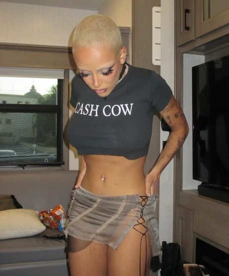 Doja Cat エロティックモデル ギャラリー