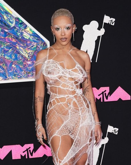 黒人女性のオンリーファンズ セクシー 画像