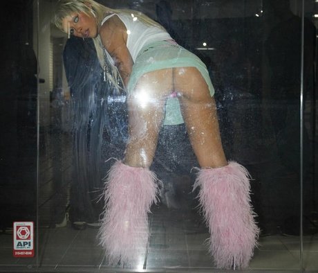 ニューハーフオンリーファン ヌード 写真