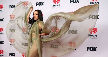 熟女オナニーオンリーファンズ 無料裸 写真