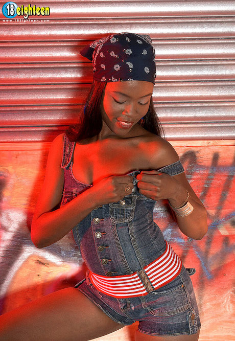 asmr 官能的なオンリーファンズ 無料エロ 画像