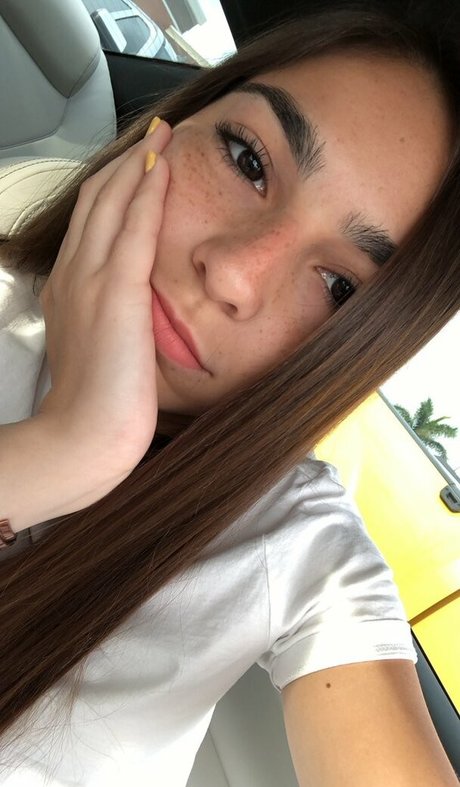 Yazmin Cantu 最高のスター アーカイブ