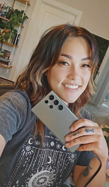 AvaGG セクシーなスター 画像