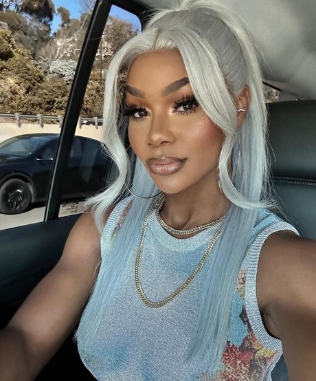 濃厚なヌードオンリーファンズ アートヌード 画像