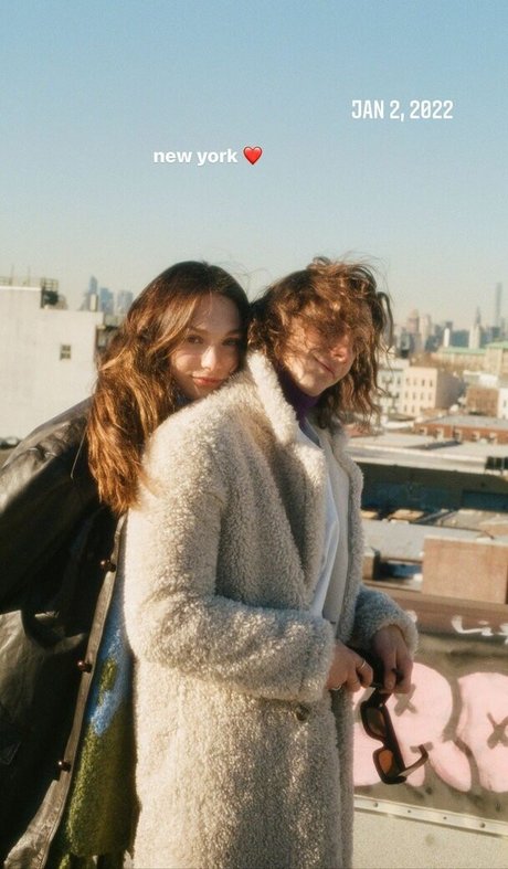 熟女の手コキオンリーファンズ ポルノグラフィック 写真