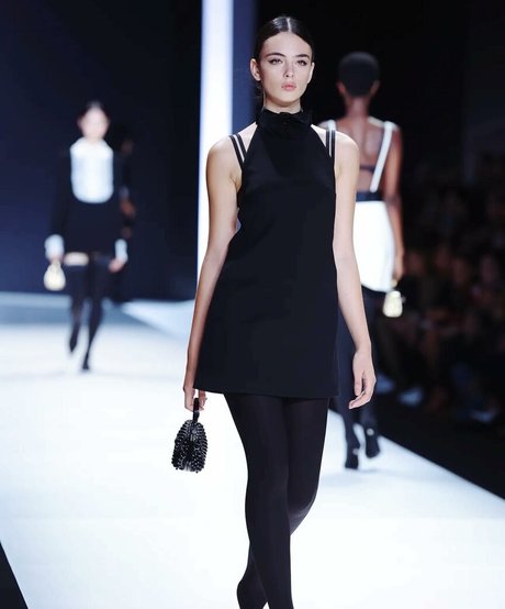 Deva Cassel 無料モデル ギャラリー