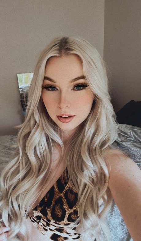 タトゥーオンリーファン セクシー 写真