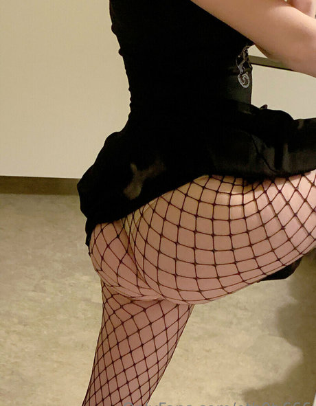 Eth0t 666 エロティックなスター 画像