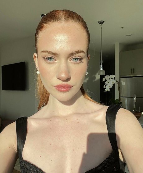 フィットネスガールズオンリーファンズ セックス 写真