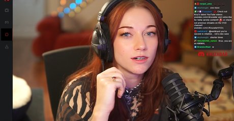 小さいチンポのシーメールオンリーファンズ ホット裸 画像