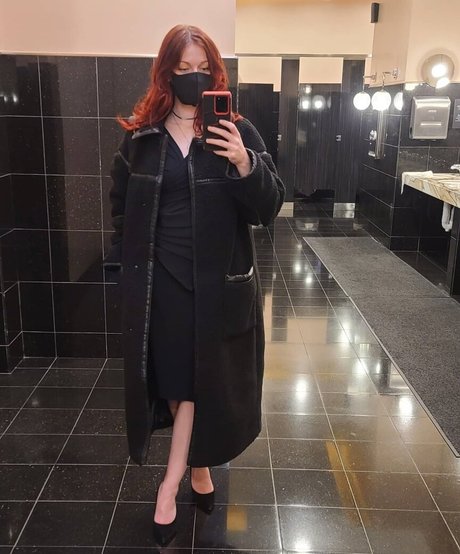 Kruzader アダルトモデル 写真