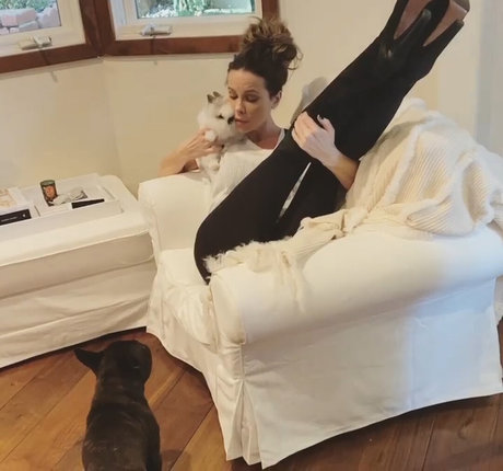 熟女の足オンリーファンズ HD 写真