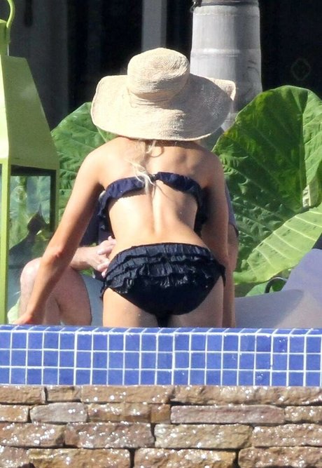 赤毛の痩せたオンリーファンズ エロチック 写真