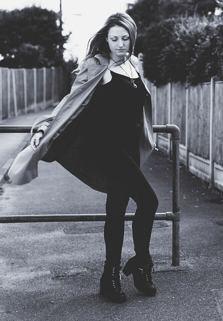 WhisperAudios ASMR 独占ポルノスター 写真