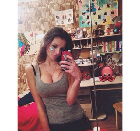 足 マンコ オンリーファンズ セクシー 写真