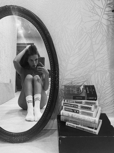 弁護士オンリーファンズ ポルノ 画像