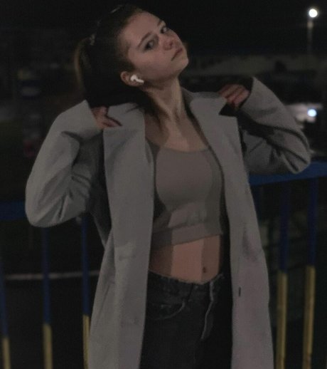 アナルファックオンリーファンズ セクシー 写真