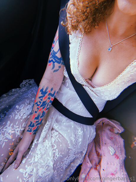 アナルアジア人オンリーファンズ 美しい 写真