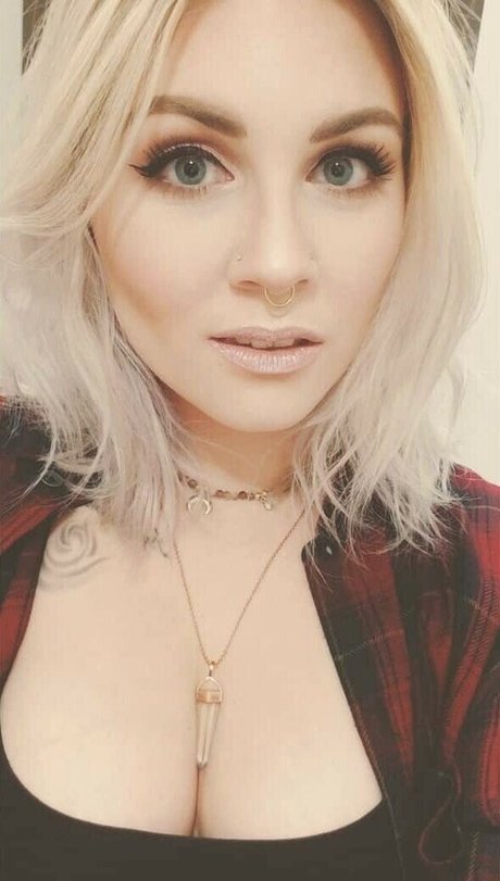 official miss gigi ヌード女優 アーカイブ