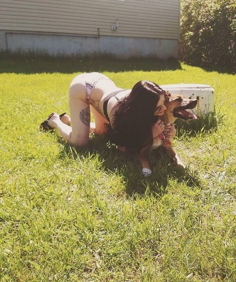 official miss gigi ポルノモデル 写真