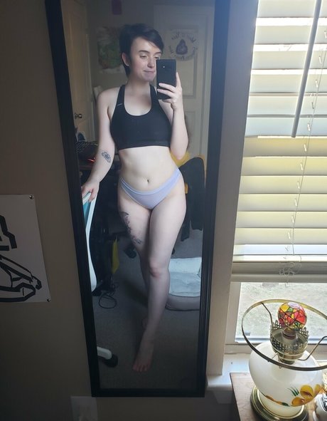 カーリーエボニーオンリーファンズ 無料セクシー 写真