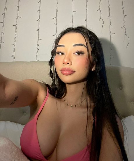 アウトドア 熟女 オンリーファンズ アートヌード 画像