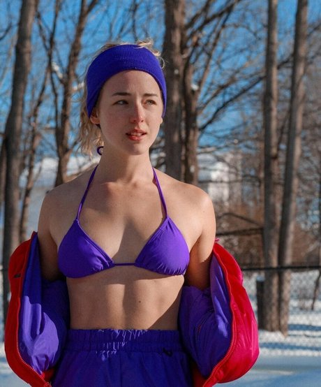 EmilyThankYouNext ヌードモデル 写真