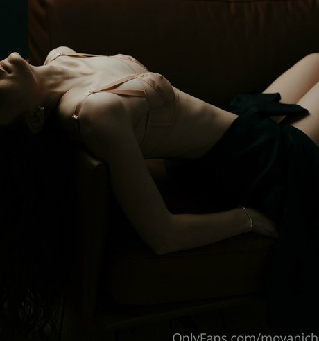 moyanich ポルノスター ヌード 画像