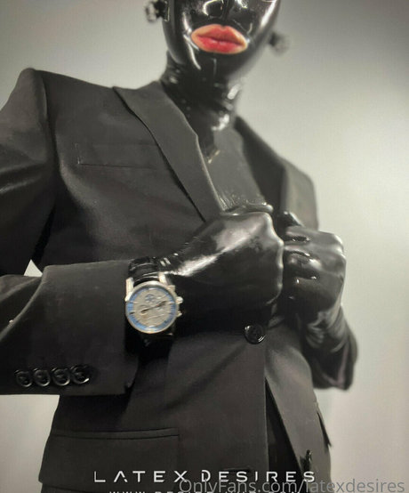 曲線美のランジェリーオンリーファンズ エロチック 画像