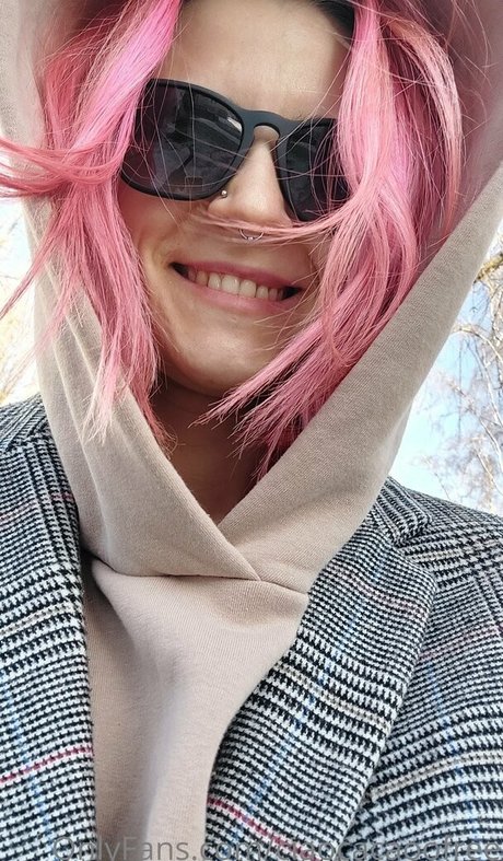 足の動画 オンリーファンズ トップ ギャラリー