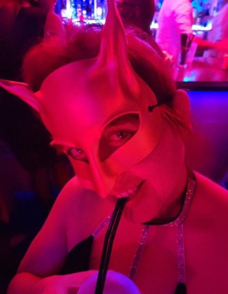 casada calentita かわいいモデル 画像