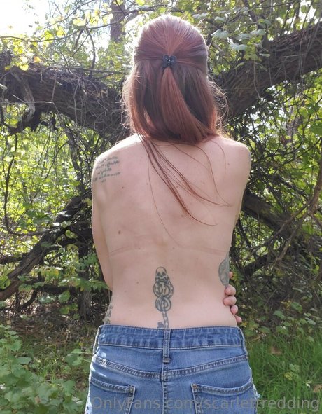 scarlettredding ポルノモデル 画像