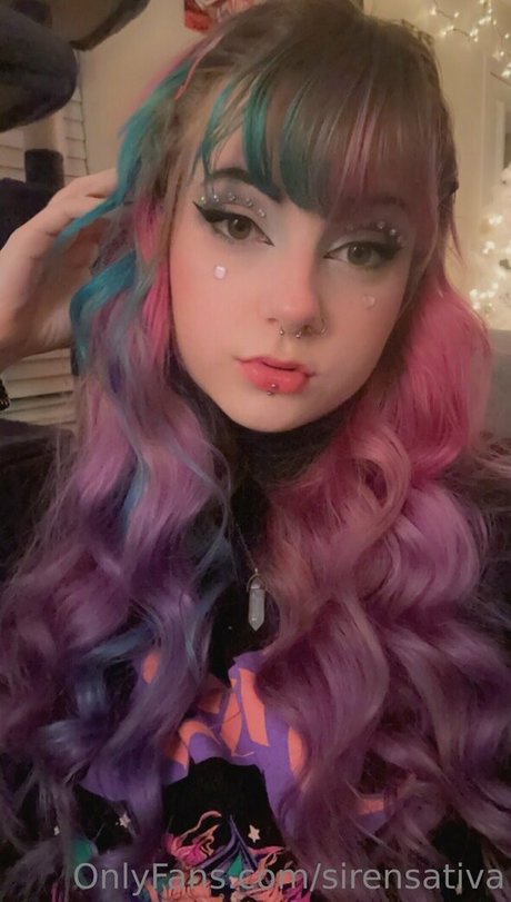 成熟したラテン系オンリーファンズ セクシー裸 画像