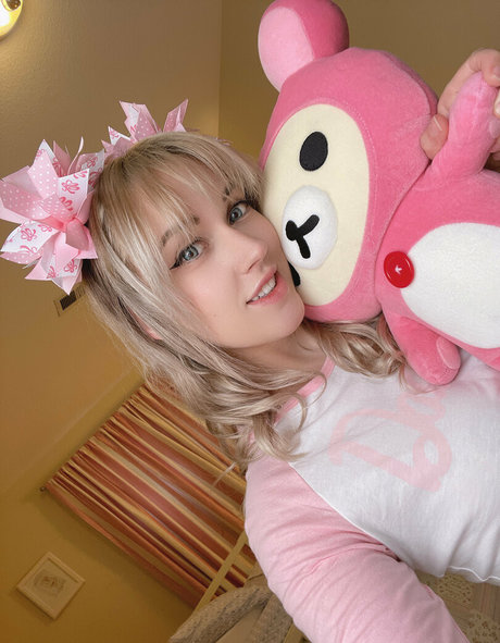 巨乳タトゥーオンリーファンズ 無料 画像