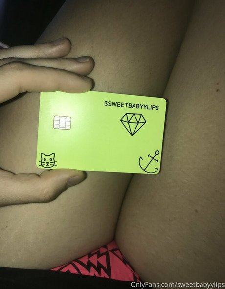 sweetbabyylips ポルノスター 画像