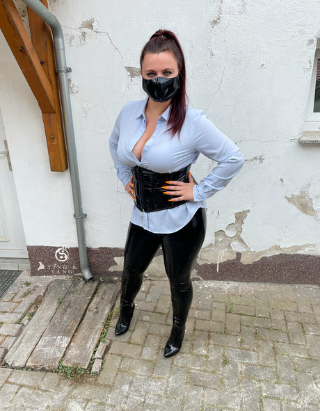 老母オンリーファン ポルノ 画像