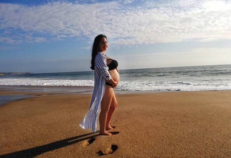 Karen Pinargote Torres スター ヌード 写真