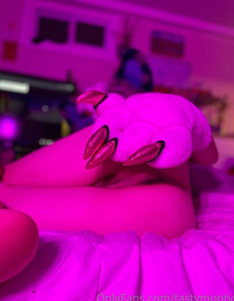 tastymonty エロティックなモデル 画像