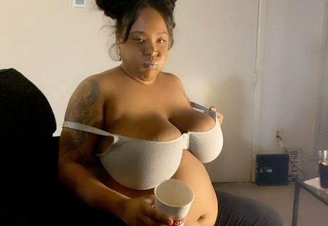 chyynotshyy トップモデル 画像