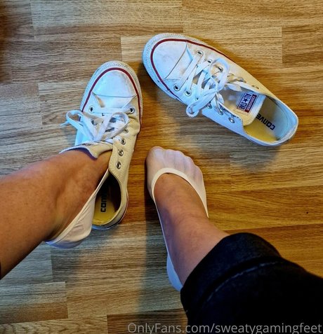 sweatygamingfeet アート女優 ギャラリー