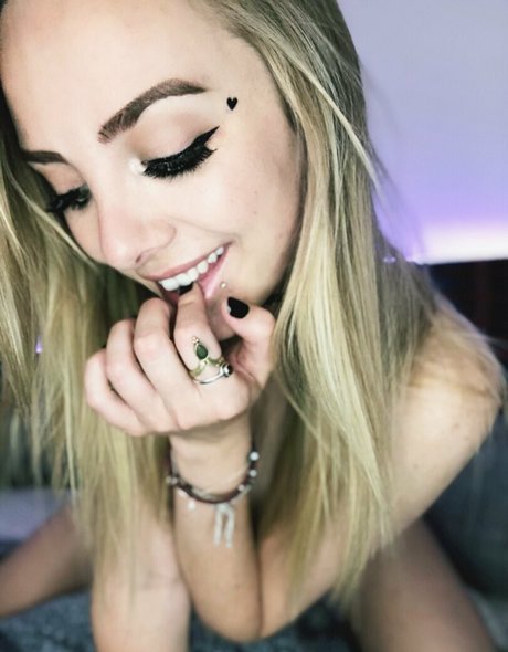 黒人女性のオンリーファンズ 美しいヌード 写真