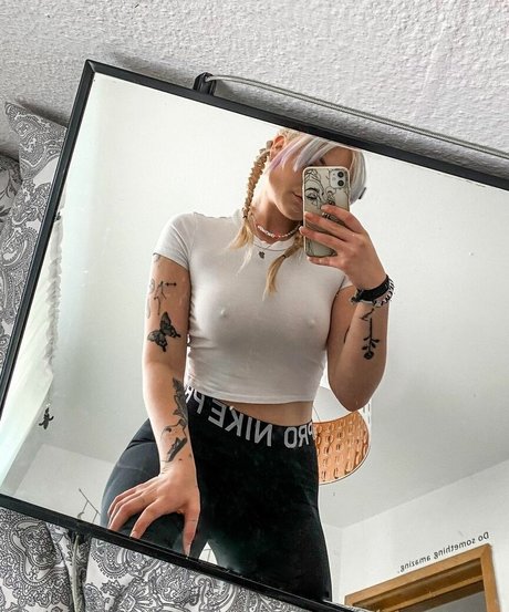 Therealheadcircus 裸の女優 写真