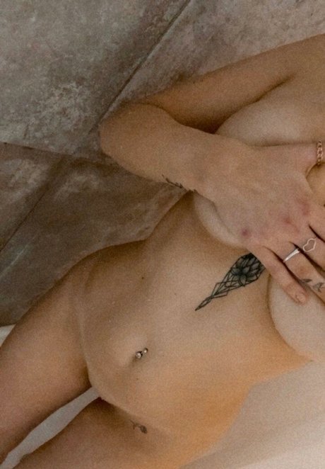 Jimena Scandroglio ポルノモデル 画像