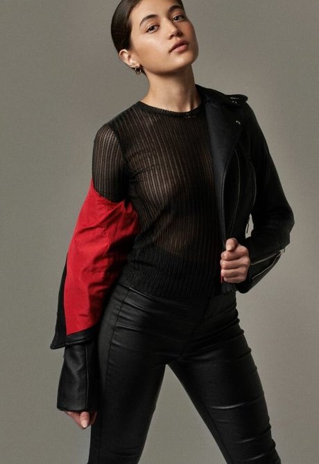 Danielle Fedder xxxモデル 写真