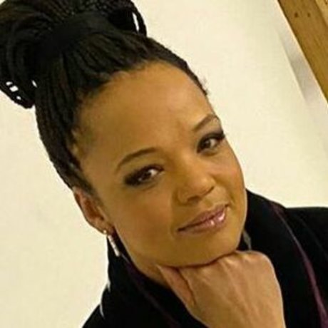 Lukwesa Burak アダルトモデル 写真