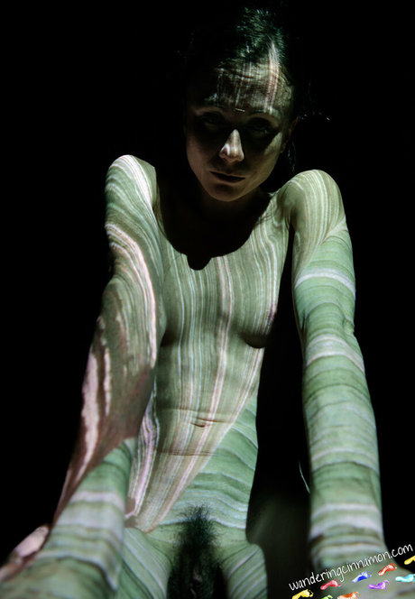 アジアン潮吹き オンリーファンズ ホットヌード 写真