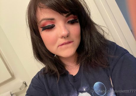 黒檀の熟女オンリーファンズ アダルト無料 画像