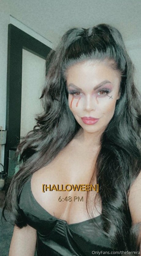 赤毛の痩せたオンリーファンズ セクシーヌード 写真